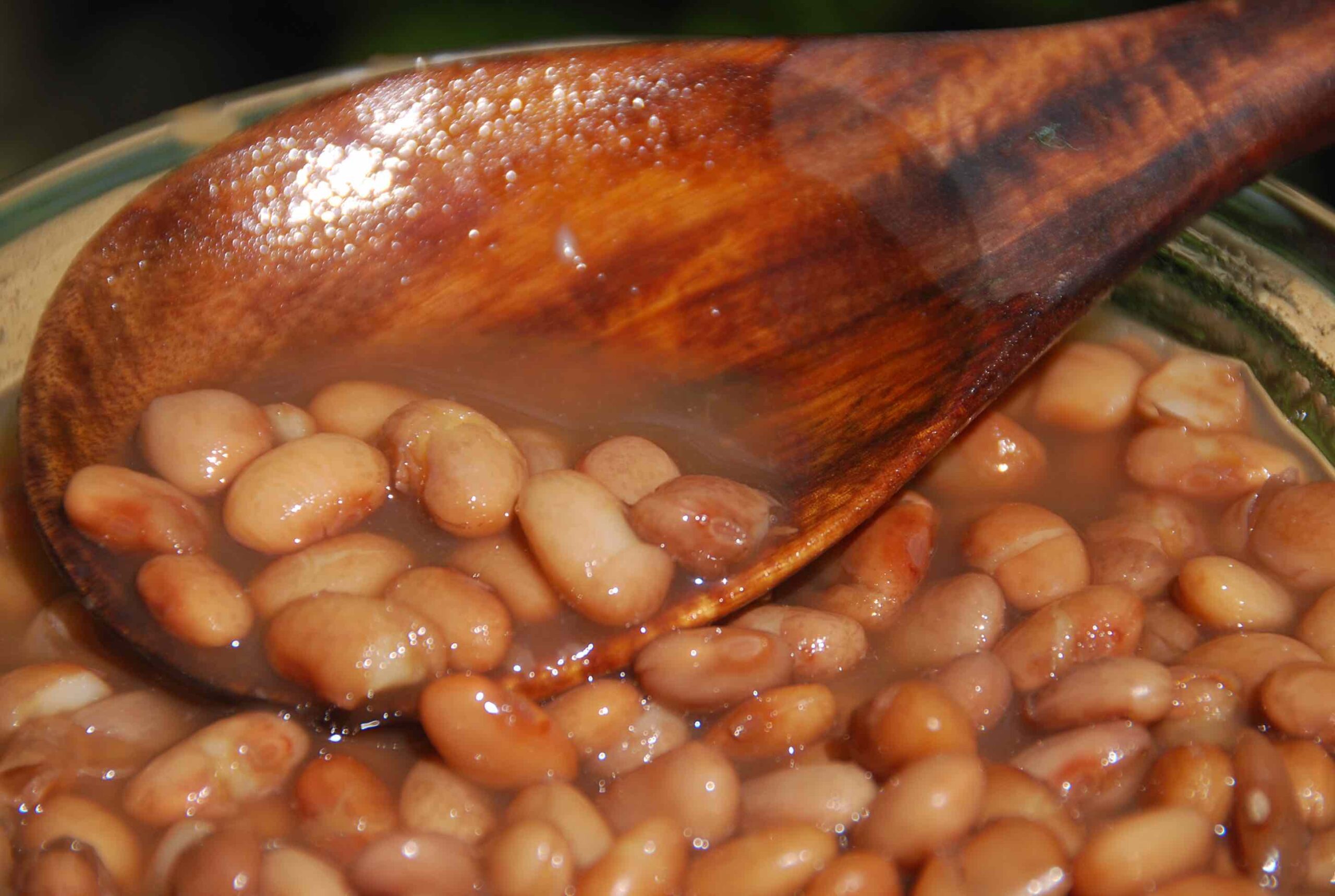 ¡Descubre cuántas calorías tienen los frijoles de la olla y sorpréndete con su increíble valor